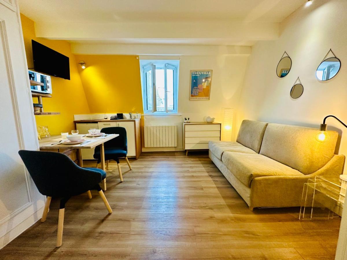 Studio Hissez Haut - Idealement Place, Plage, Restaurants, Commerces Trouville-sur-Mer Exterior foto