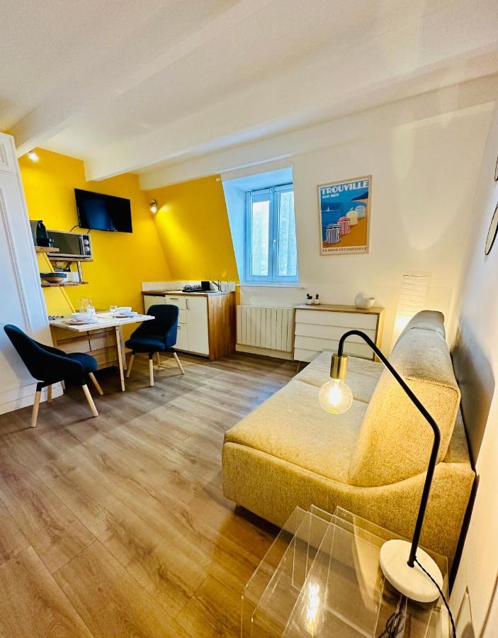 Studio Hissez Haut - Idealement Place, Plage, Restaurants, Commerces Trouville-sur-Mer Exterior foto
